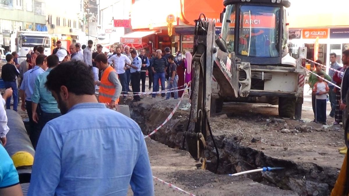 Batman\'da Göçük Altında Kalan İşçi Yaralandı