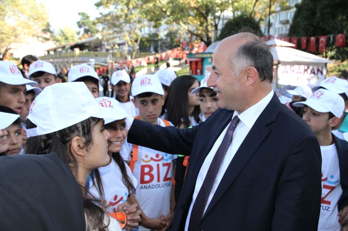 Çocukları Vali Azizoğlu Karşıladı
