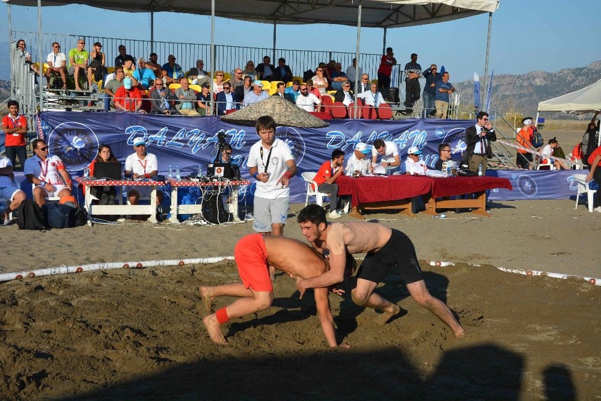Dalyan\'da Dünya Plaj Güreşi Şampiyonası