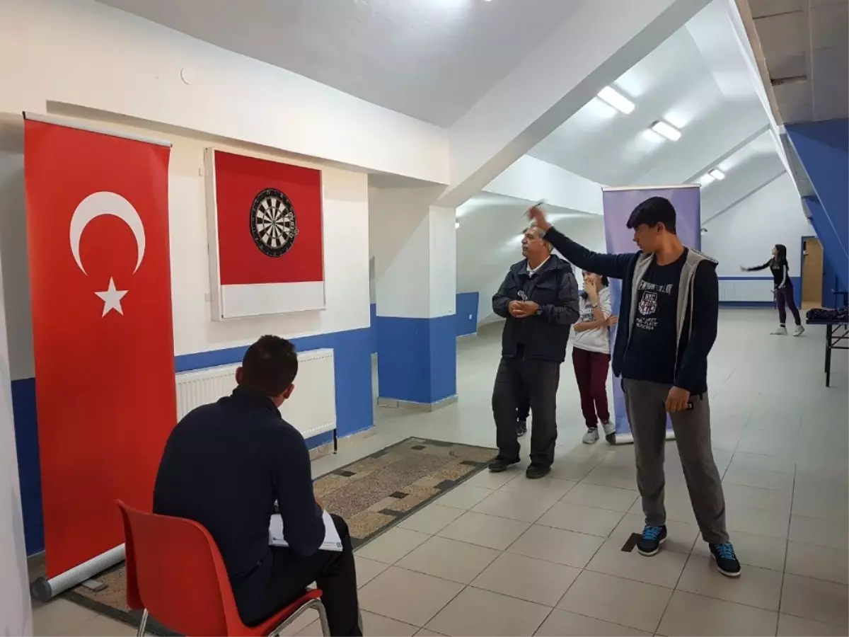 Dart Yarışması Yapıldı