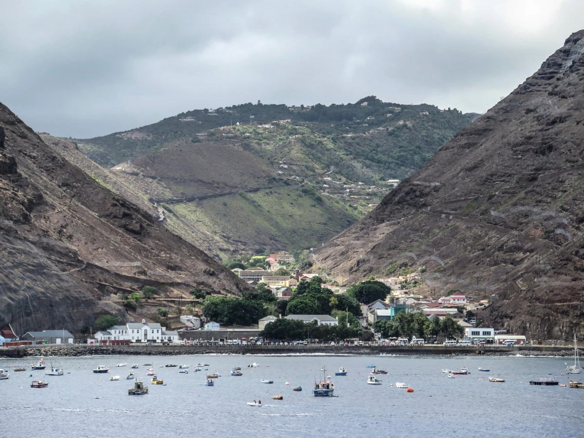 Dünyanın En Ulaşılamaz Adası St Helena\'ya Uçuşlar Başladı