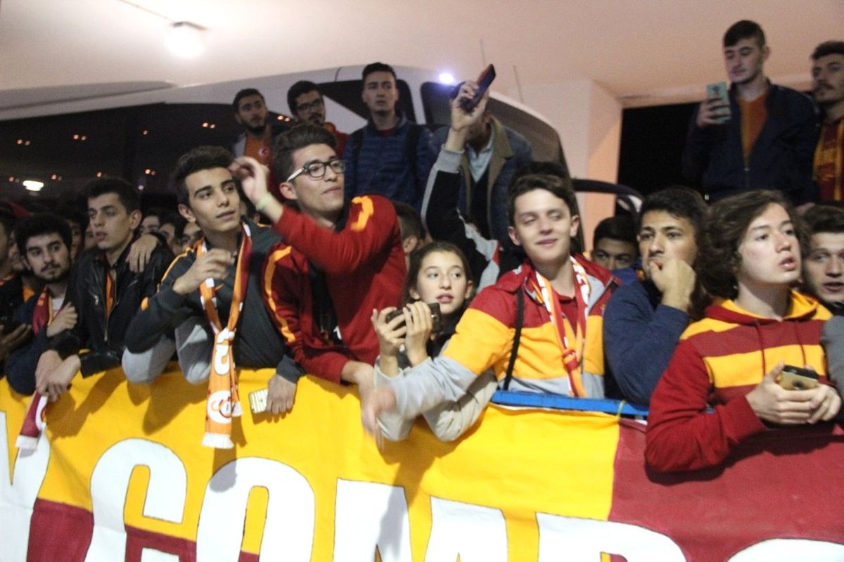 Galatasaray Kafilesi Konya\'ya Geldi