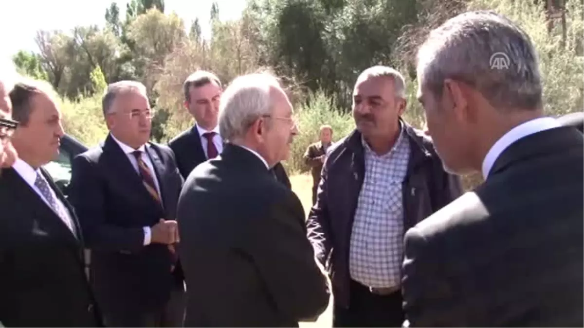 Kılıçdaroğlu\'ndan Şehit Ailesine Taziye Ziyareti