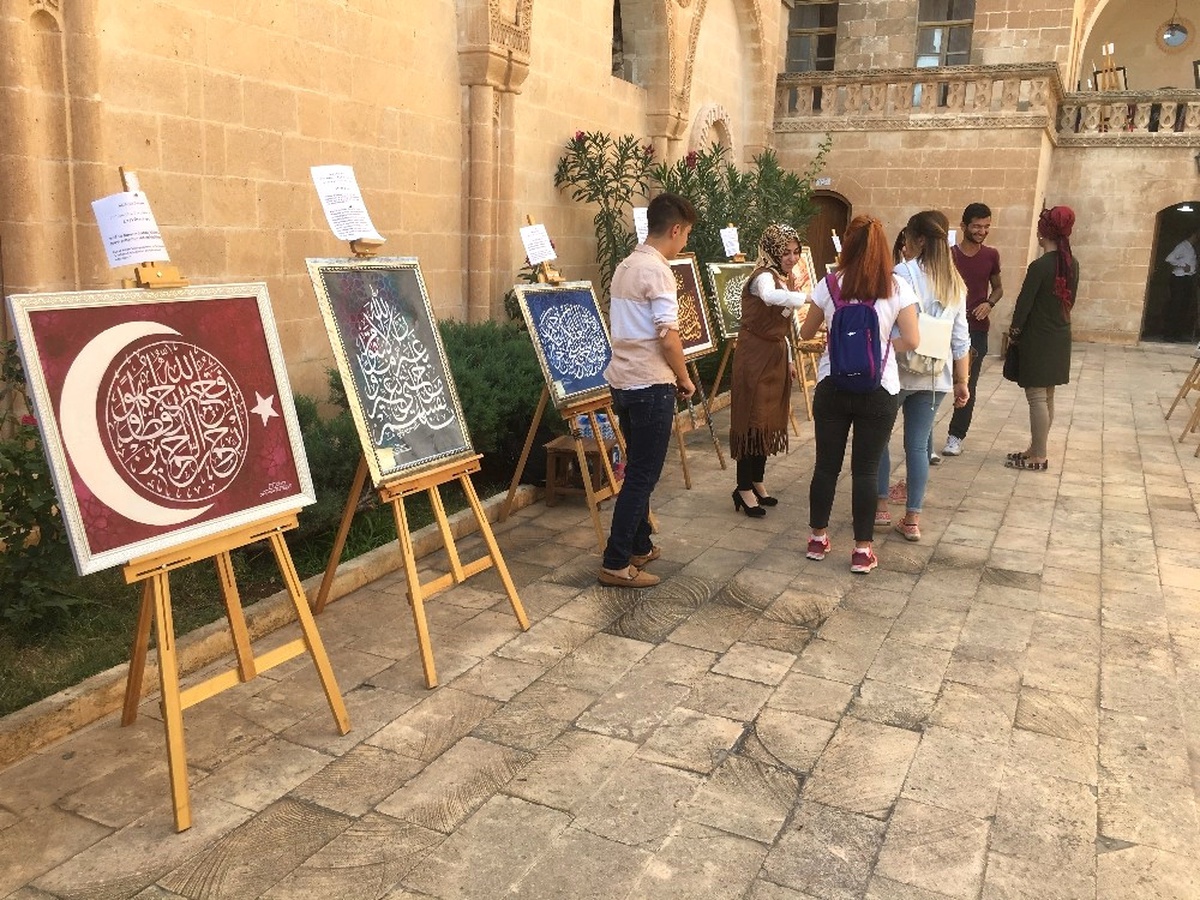 Midyat Konuk Evinde Suriyeli Vatandaşın Fotoğraf Sergisi Açıldı