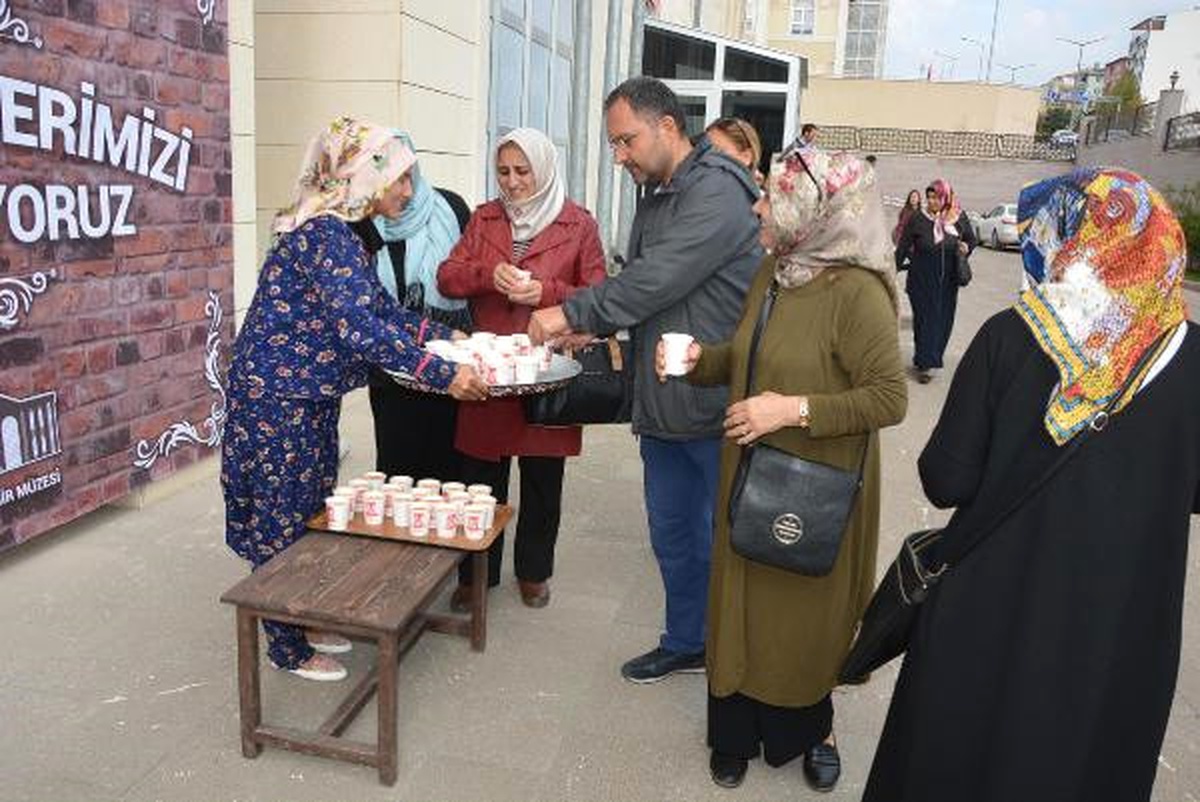 Müze Ziyaretçilerine Tarhana Çorbası İkramı
