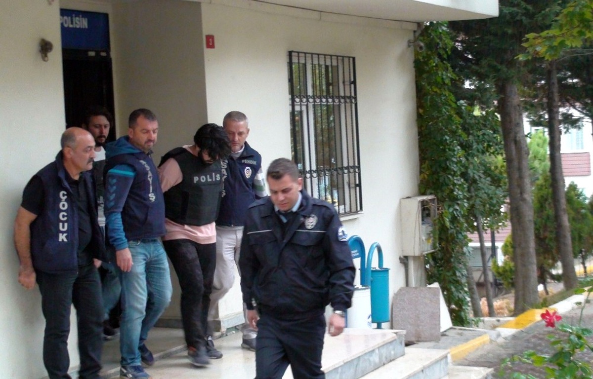 Pendik\'teki Okul Dehşetinin Zanlısı Adliyeye Sevk Edildi