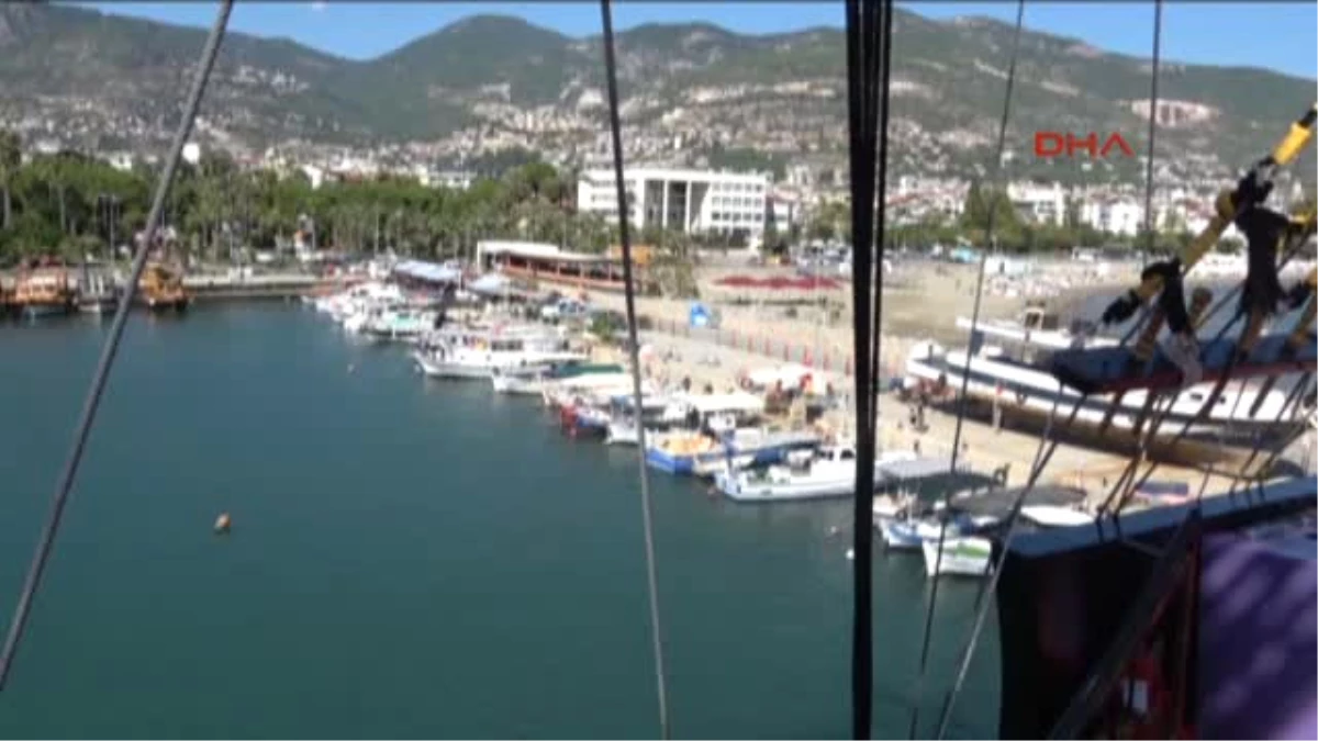 Antalya Alanya\'da Dalış Turizmi İçin Sahil Güvenlik Gemisi Batırıldı