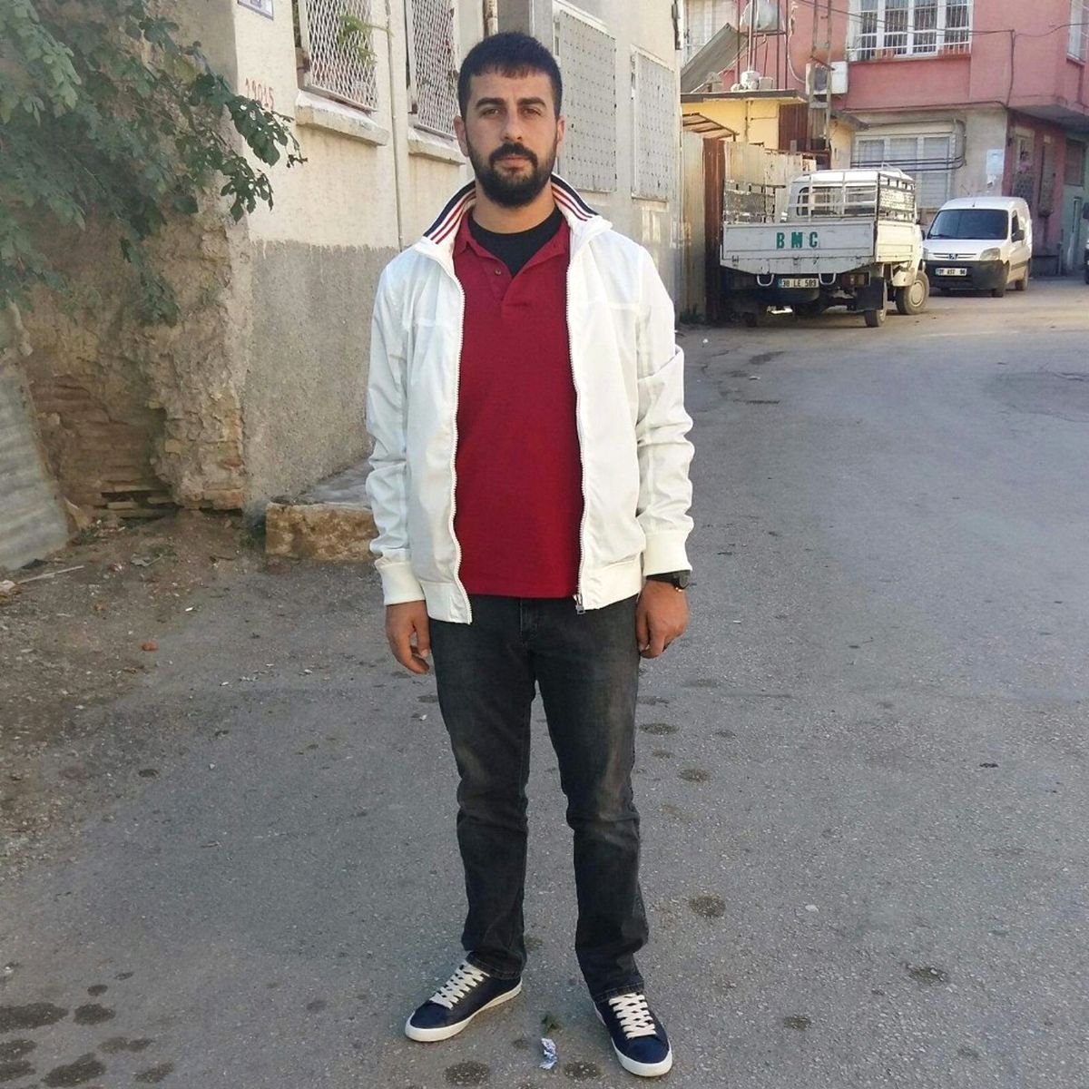 Aracın Lastiğini Kesip Yardım Bahanesiyle 43 Bin Lira Çaldı