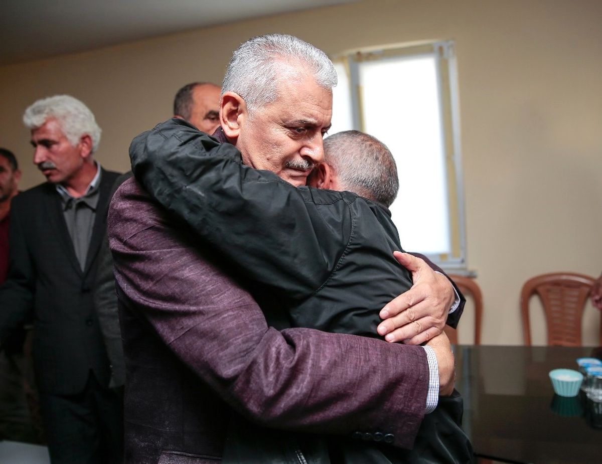 Başbakan Yıldırım\'dan Helin Palandöken\'in Babasına Taziye Ziyareti