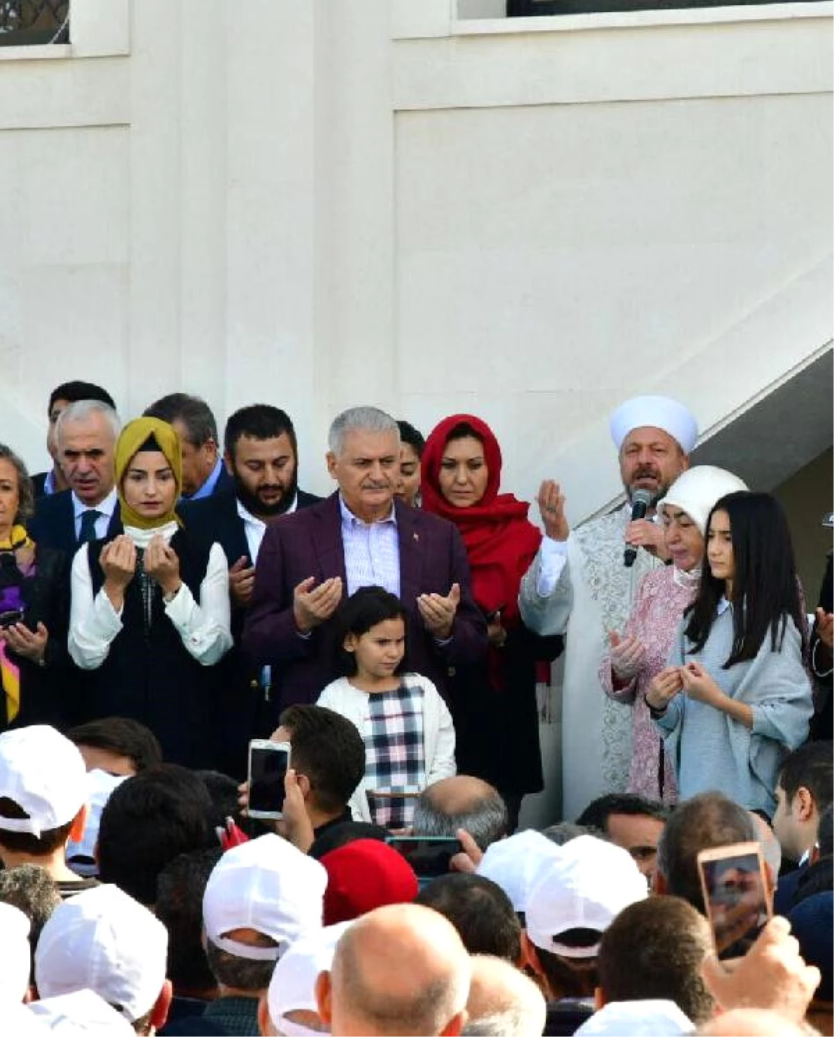 Başbakan Yıldırım, Pendik\'te Amine Hatun Camii\'nin Açılışını Yaptı