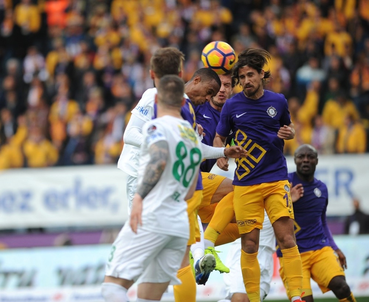 Bursaspor, Osmanlıspor\'u Ağırlıyor