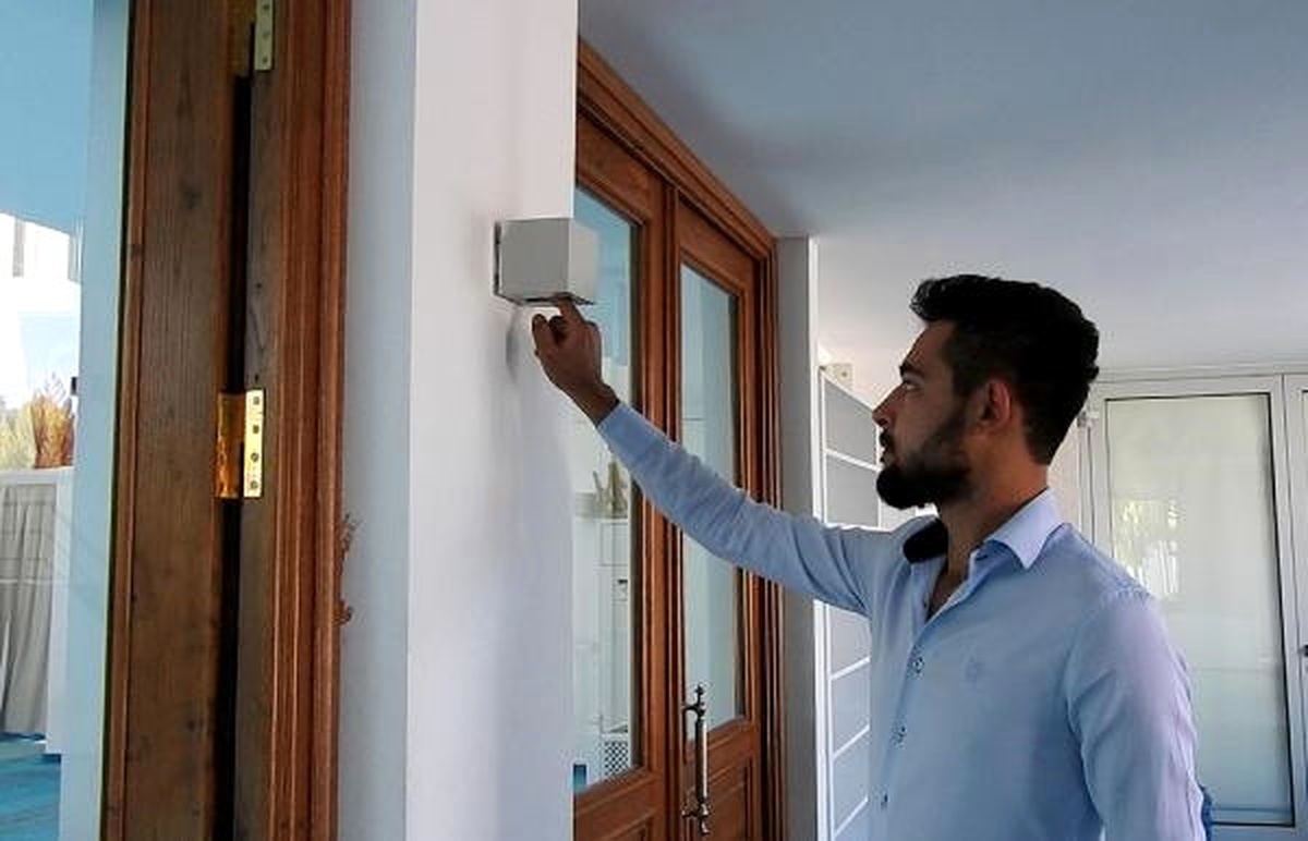 Çeşme\'de Camiden Hırsızlık Güvenlik Kamerasında