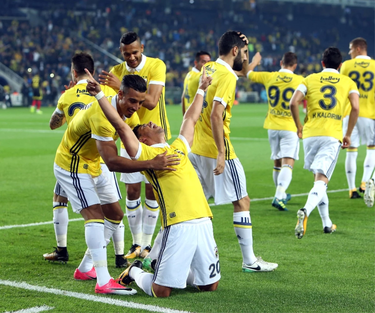 Fenerbahçe İşi İlk Yarıda Bitirdi