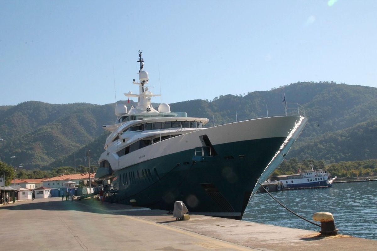 Hintli İş Adamının Lüks Yatı Marmaris\'e Servet Bırakacak