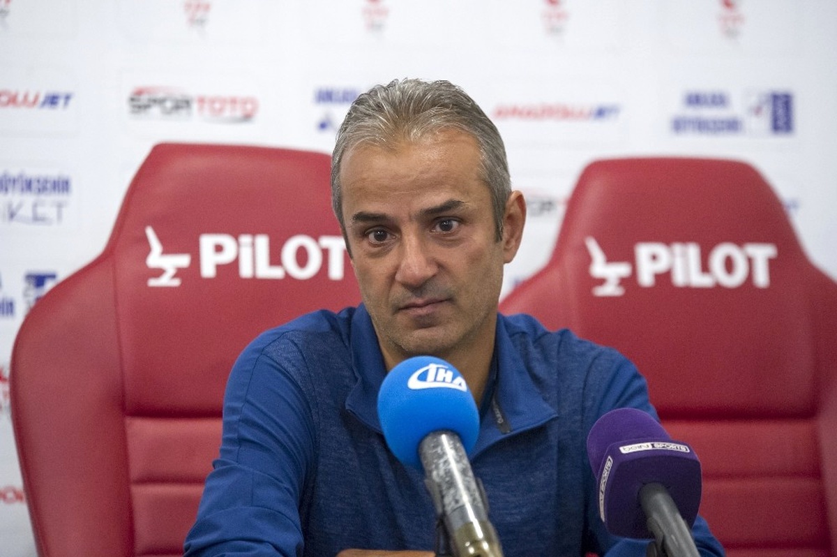 İsmail Kartal: "Oyuncularım Hep Birlikte Hareket Ediyor"