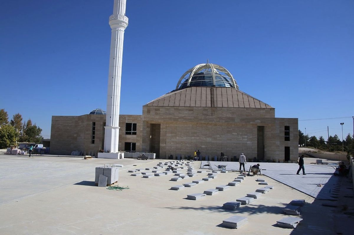 Karaman\'da 2 Bin Kişinin Saf Tutabileceği Ahmet Yesevi Camisi\'nde Çalışmalar Sürüyor