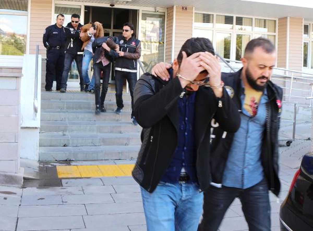 Kırıkkale\'de Uyuşturucu Satan 2\'si Üniversiteli 3 Kişi Tutuklandı