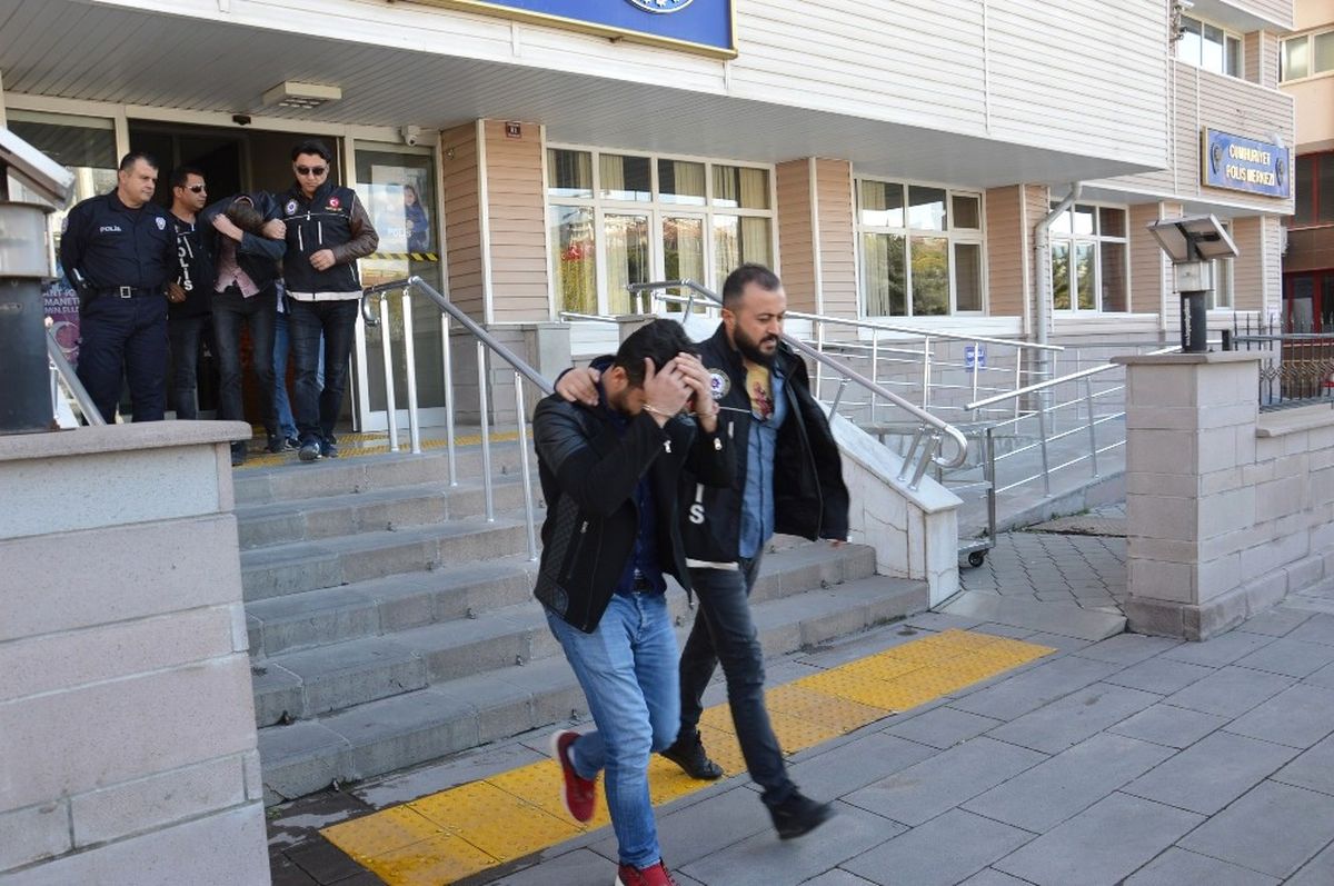 Kırıkkale\'de Uyuşturucu Ticaretine 3 Tutuklama