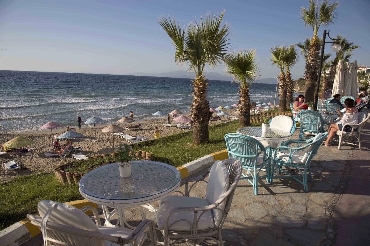 Kuşadası\'nda Ekim Ayında Deniz Keyfi