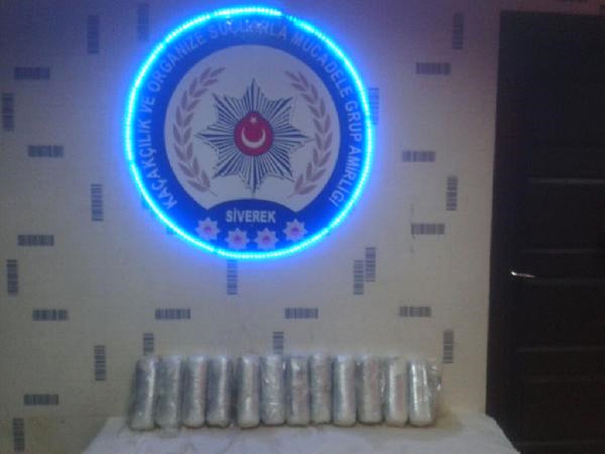 Otomobilin Yakıt Deposundan Esrar Çıktı
