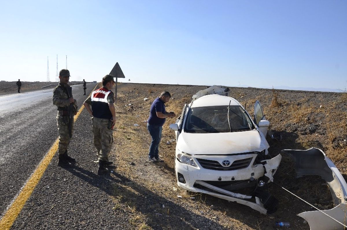 Şanlıurfa\'da Otomobil Takla Attı: 3 Yaralı