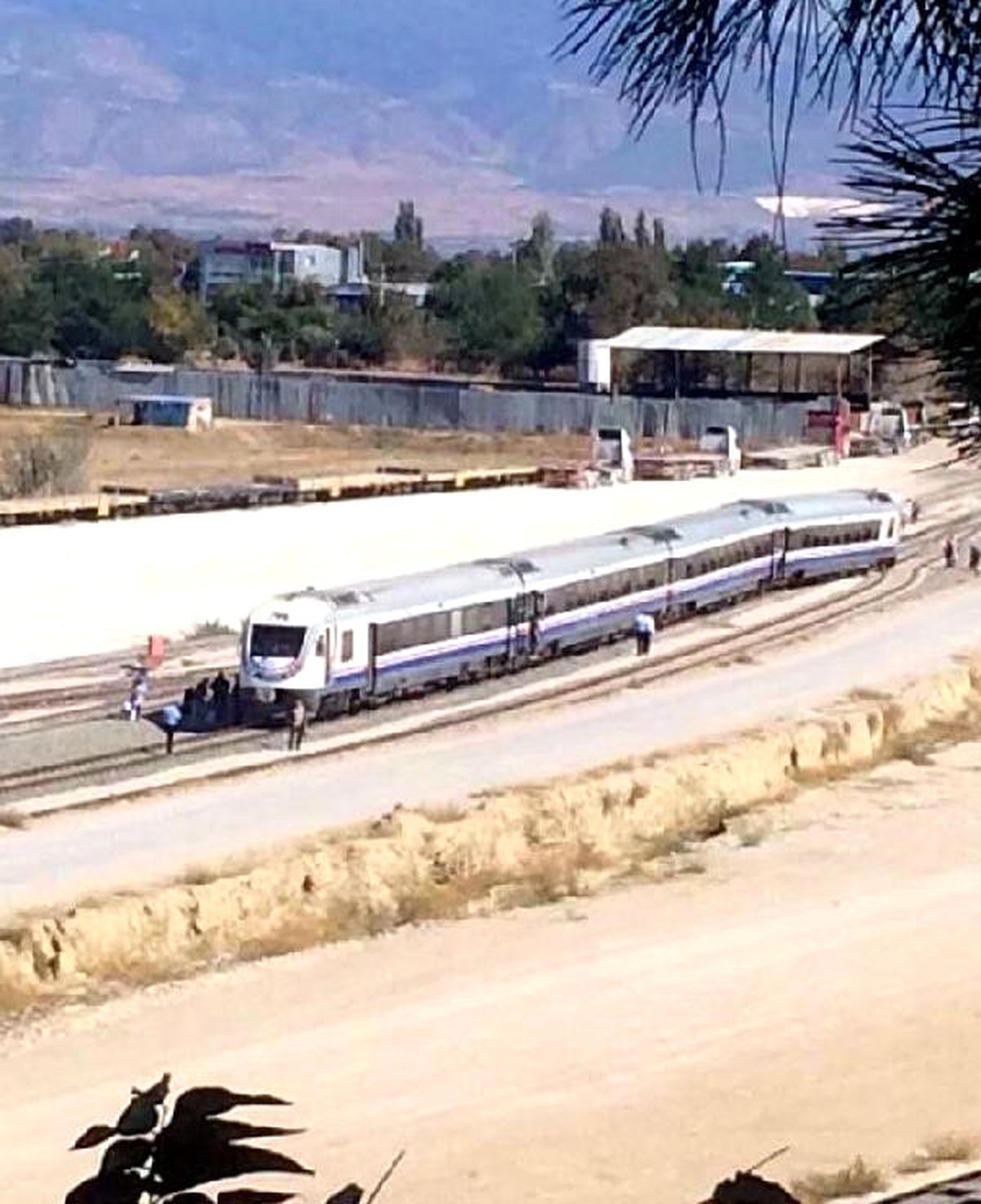 Sarayköy\'de Bölgesel Yolcu Treni Raydan Çıktı