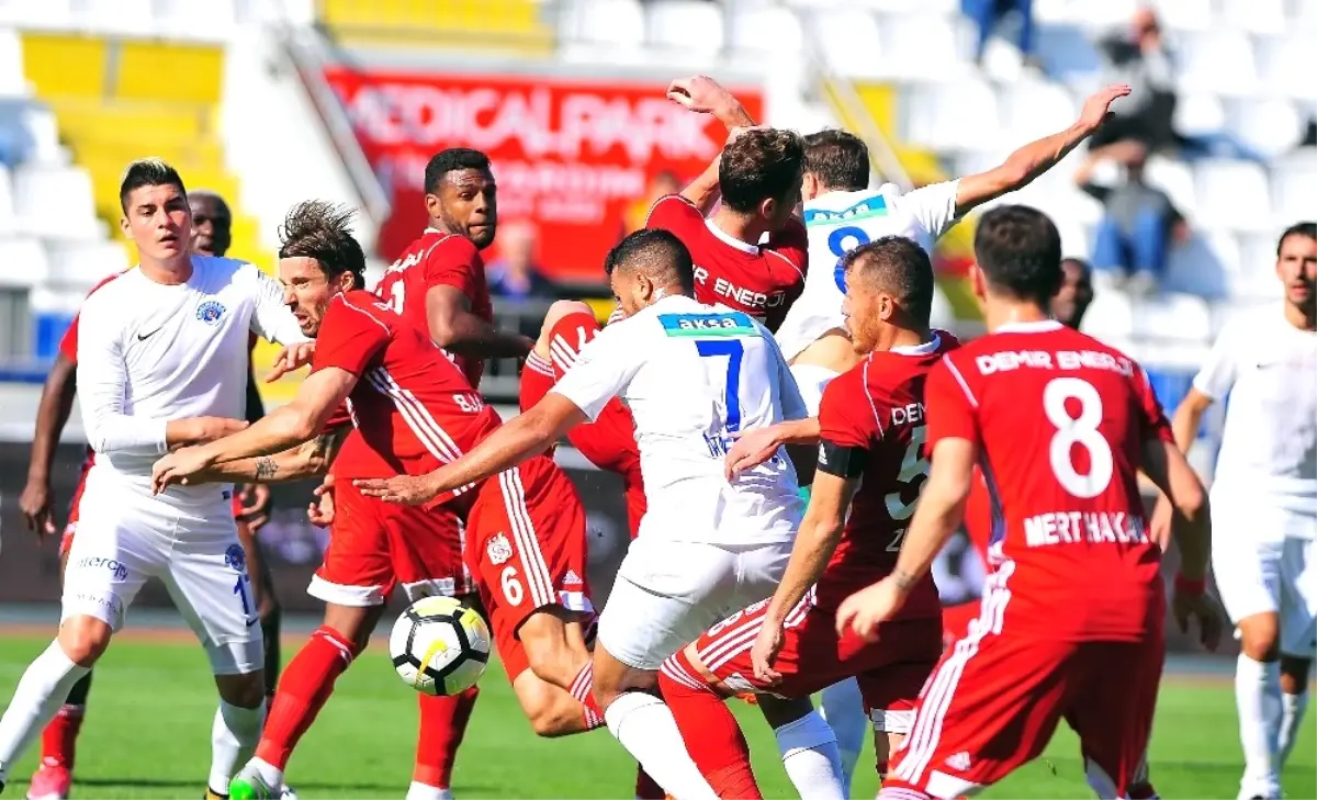 Süper Lig: Kasımpaşa: 2 - Demir Grup Sivasspor: 3 (Maç Sonucu)