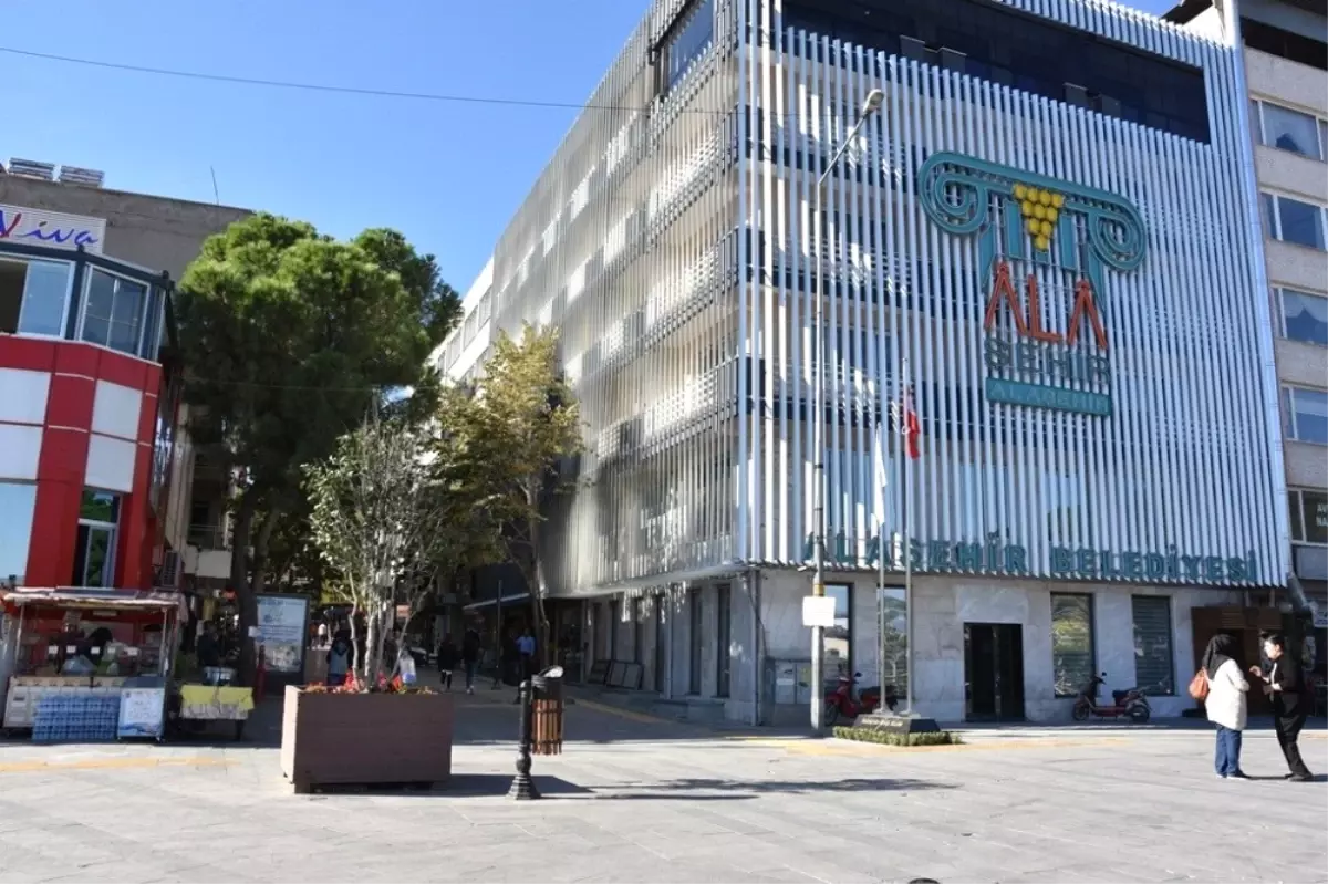 Alaşehir Belediyesi Yeni Hizmet Binası Hizmete Girdi