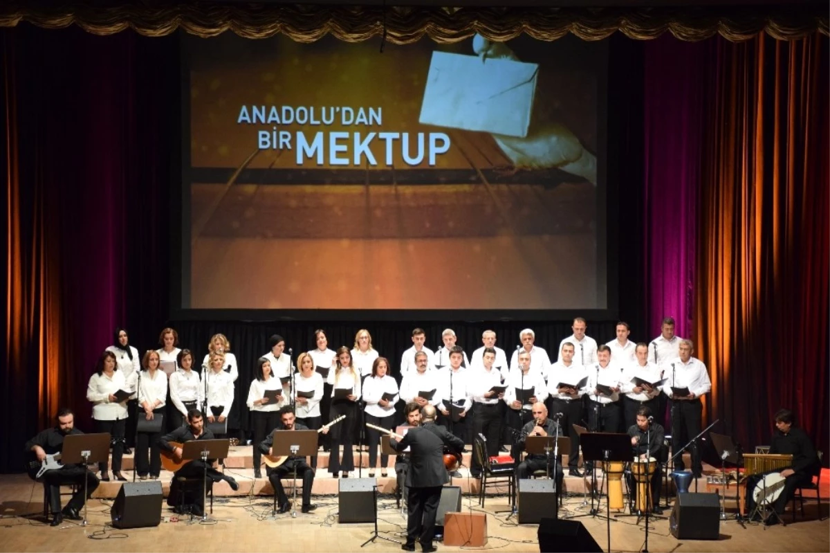 Anadolu\'dan Bir Mektup" Adlı Türk Halk Müziği Konseri Dinleyicilerle Buluştu