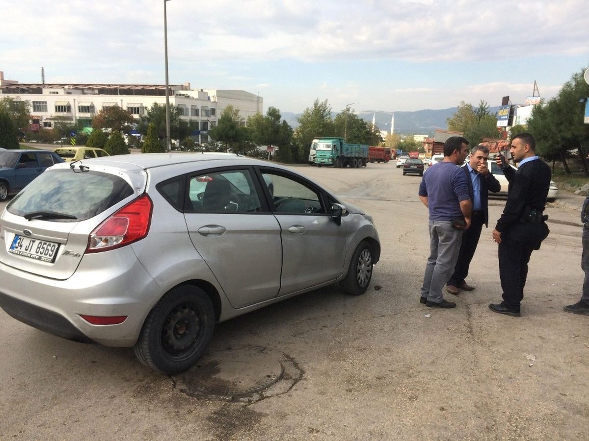 Aracını Stop Etmeden Park Edince Hayatının Şokunu Yaşadı