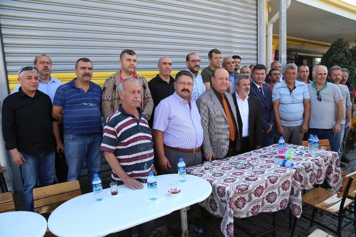 Başkan Özakcan, 3. Sanayi Esnafının Aşure Hayrına Katıldı