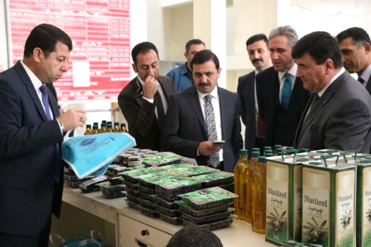 Bursa Adliye Sarayı\'nda İm-Ce Markasıyla Zeytin ve Zeytinyağı Satışı
