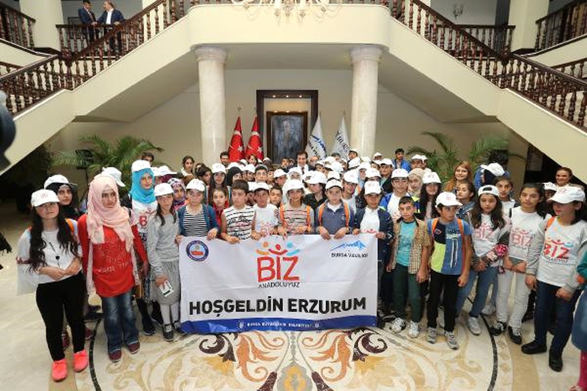 Bursa Valisi Küçük\'ün Erzurumlu Konukları