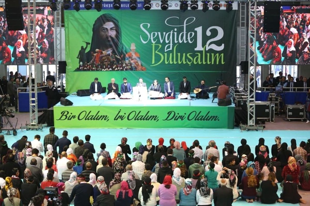 Canlar Sevgide Buluştu