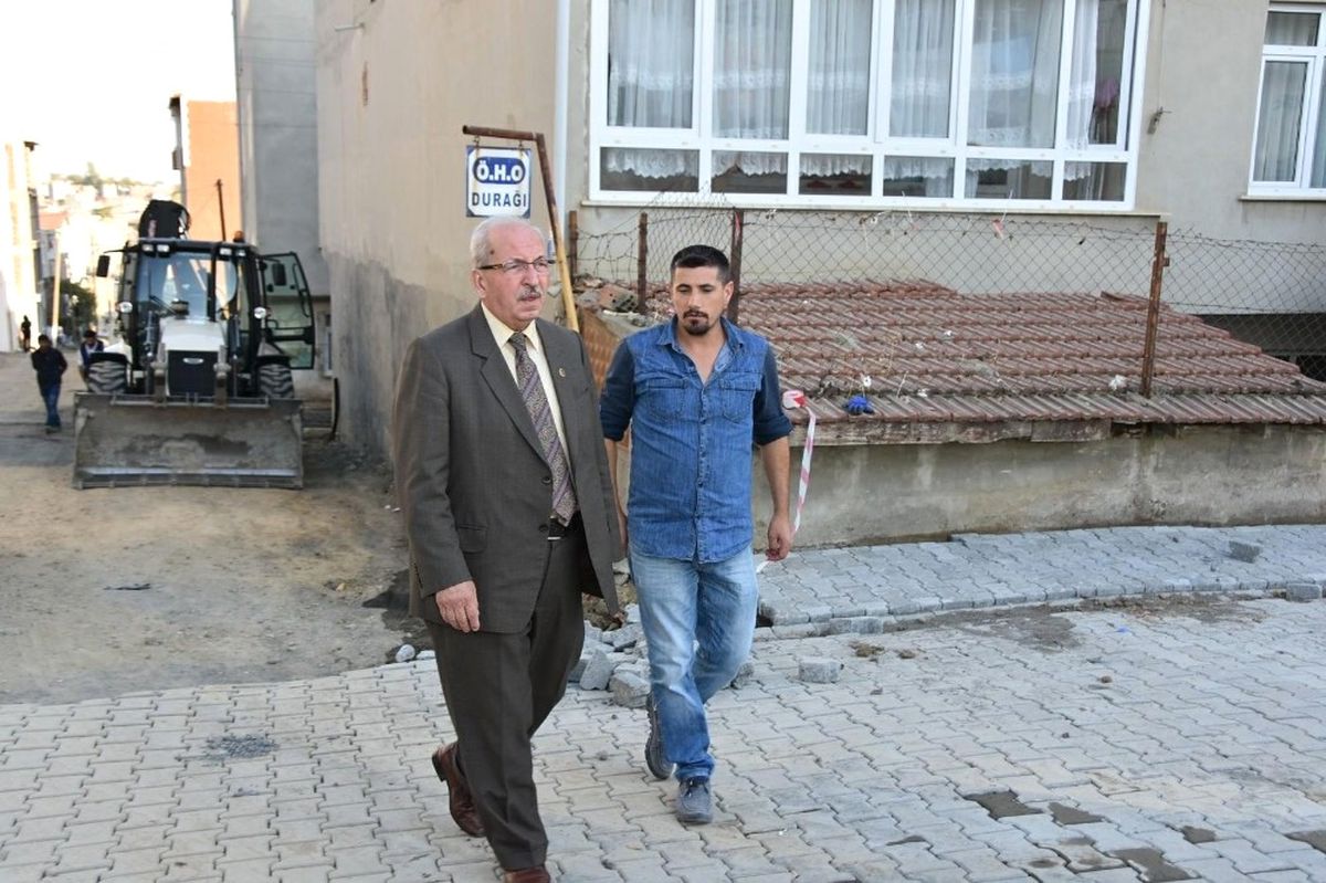 Çınarlı Mahallesinde Yol Yapım Çalışmaları
