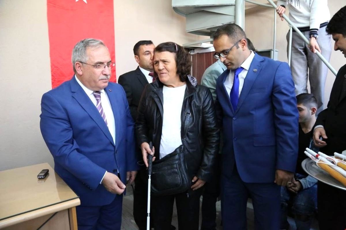 Engellilerin \'Dünya Beyaz Baston ve Güvenlik Günü\'nü Kutladı