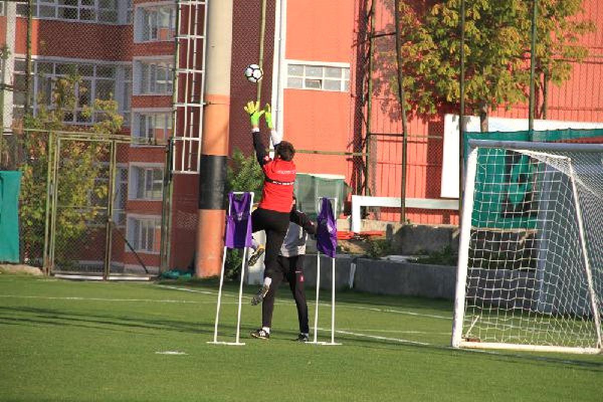 Gençlerbirliği\'nde Teleset Mobilya Akhisarspor Hazırlıkları Başladı
