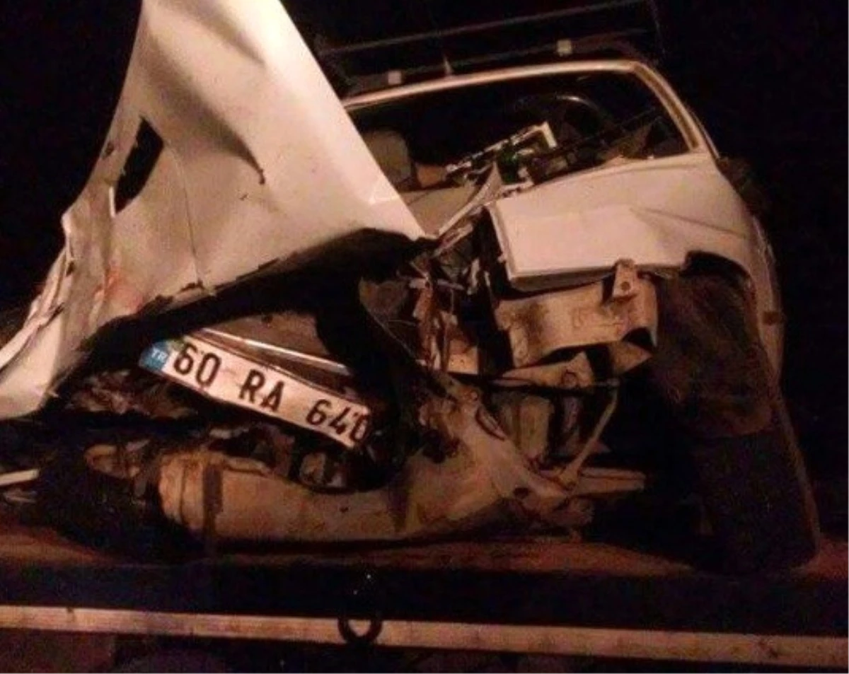 İspir\'de Trafik Kazası: 1 Ölü, 2 Yaralı
