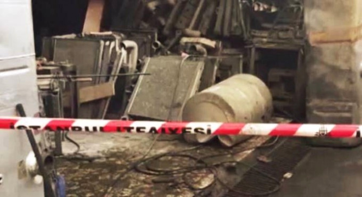 İstanbul\'da Tanker Deposunda Patlama: 4 Yaralı