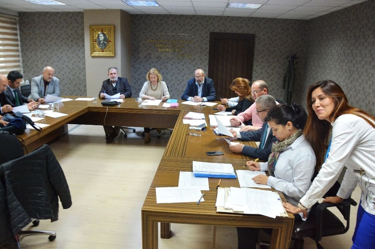 İzmit Belediyesi 7 İş Yerini Kiraya Verdi