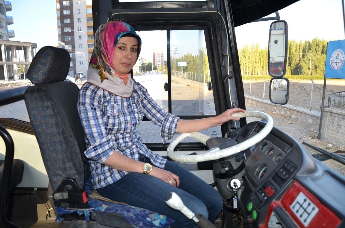 Kadından Şoför Olmaz\' Algısını Yıkmak İçin E Sınıfı Ehliyeti Aldı