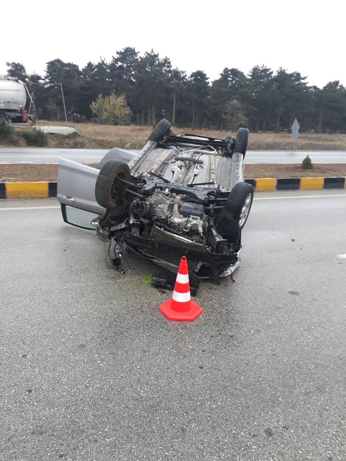 Kastamonu\'da Kayganlaşan Zeminde Otomobil Takla Attı: 2 Yaralı