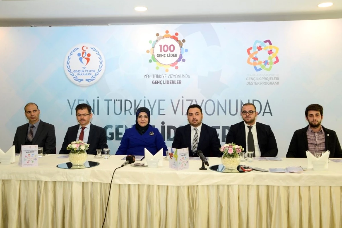 Konya\'da "Yeni Türkiye Vizyonunda Genç Liderler" Projesi Tanıtıldı