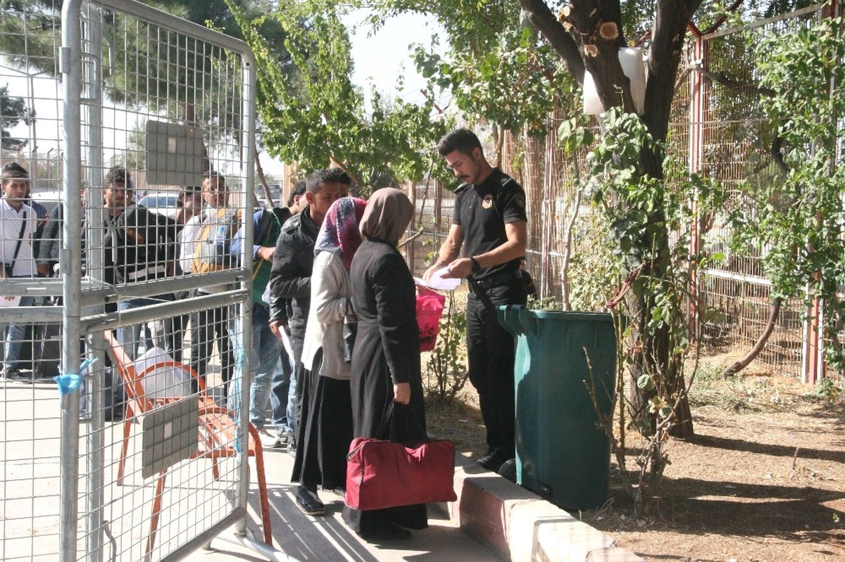 Kurban Bayramı İçin Giden Suriyelilerden 6 Bin 715\'i Türkiye\'ye Geri Dönmedi