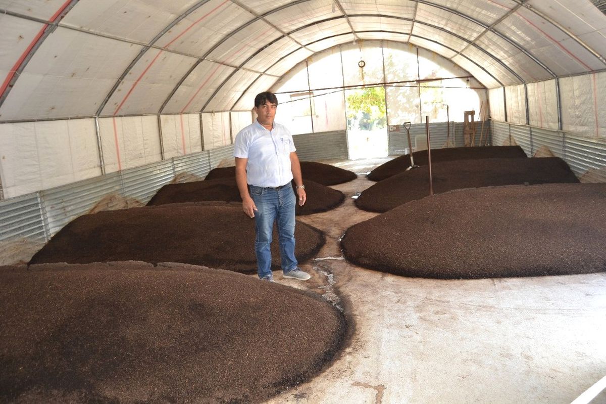 Kurduğu Tesiste Ayda 2 Ton Solucan Gübresi Üretiyor