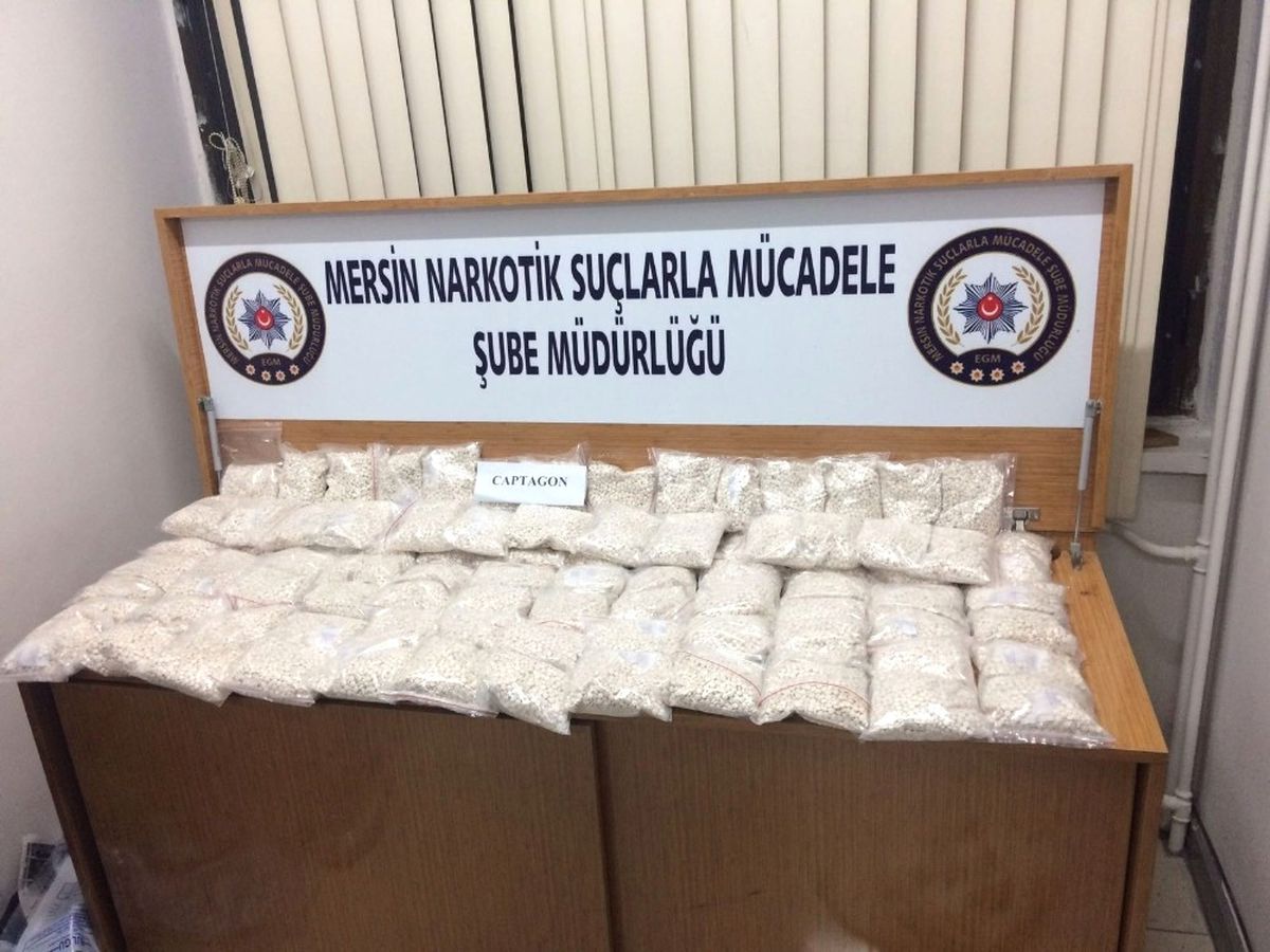 Mersin\'de 219 Bin Captagon Hap Ele Geçirildi