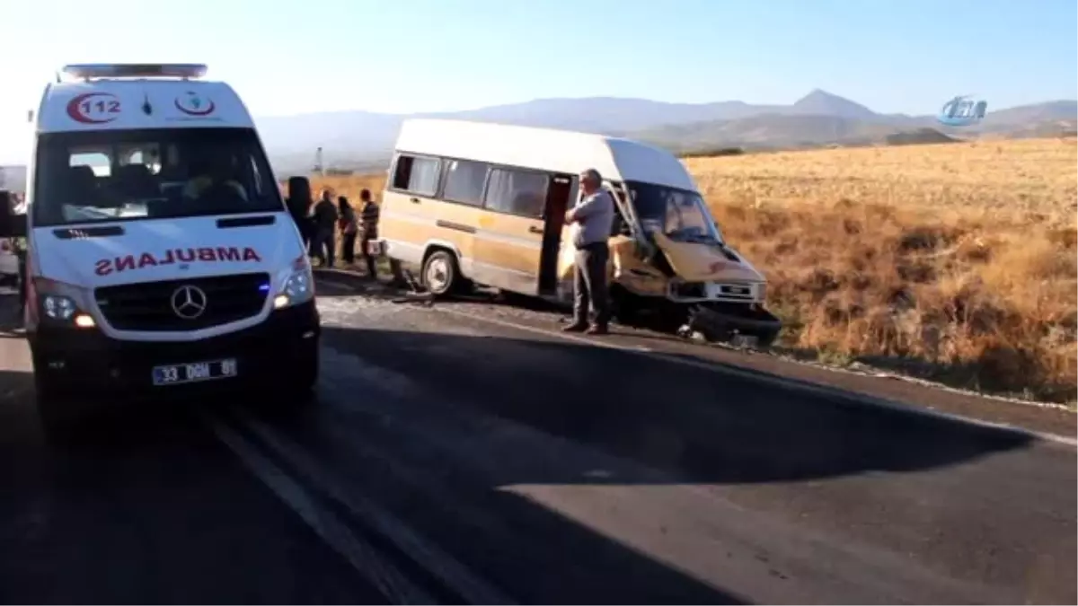 Mersin\'de Trafik Kazası: 1\'i Çocuk 10 Yaralı