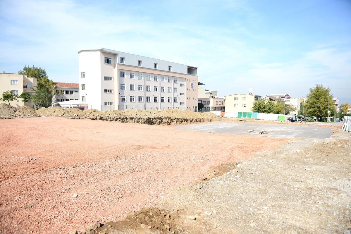 Mimarsinan\'a Modern ve Çok Fonksiyonlu Pazar Alanı