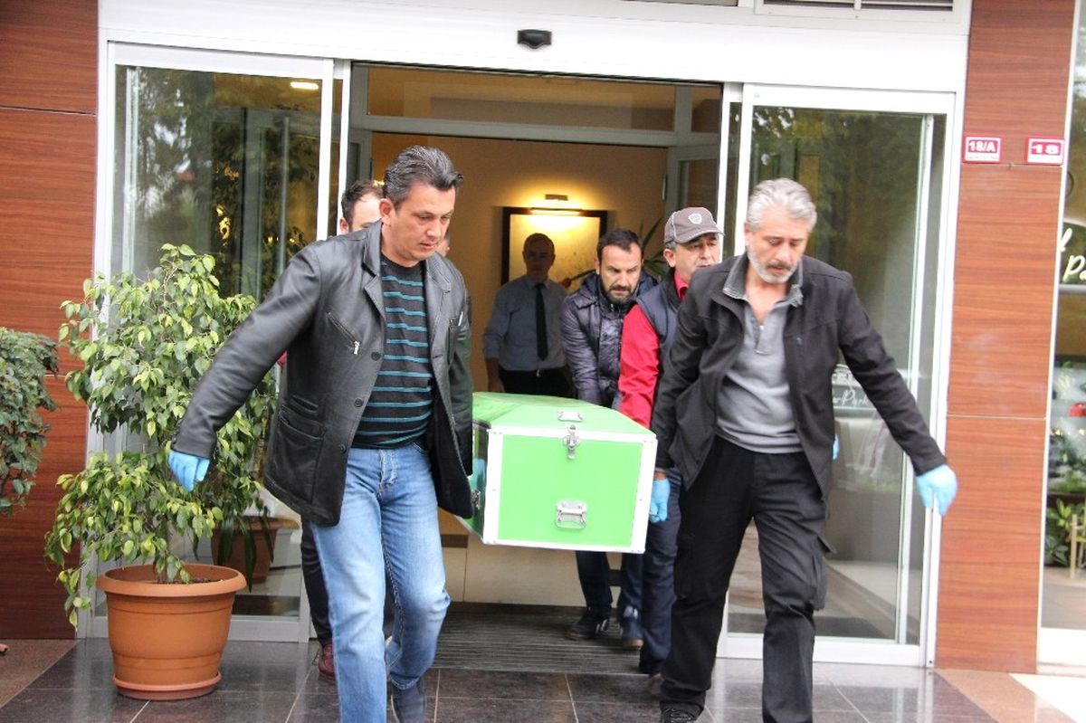 Otel Odasında Ölü Olarak Bulundu