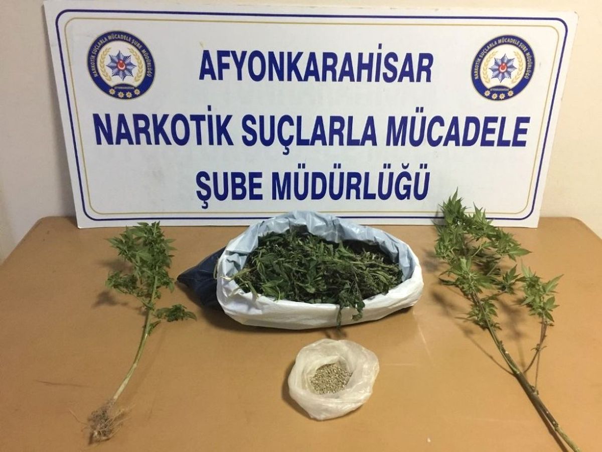 Sinanpaşa\'da Uyuşturucu, Tarihi Eser ve Silah Ele Geçirildi